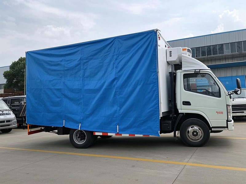 Cold-resistant tarp material flexibility demonstration