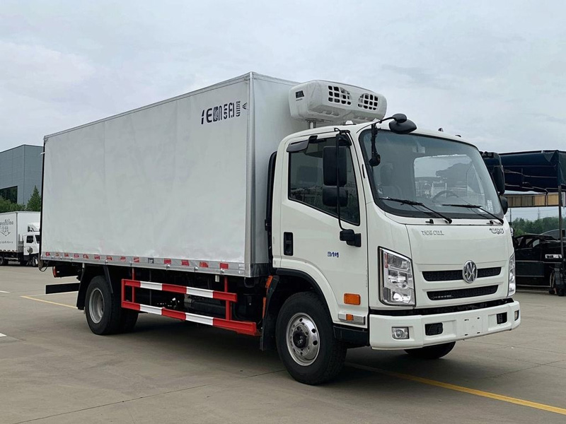 Tarp installation on refrigerated vehicle