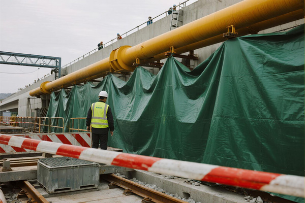 Protection barrier in tunnel construction site