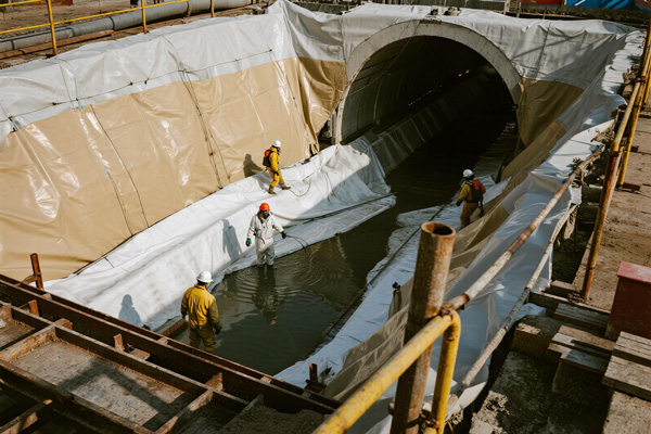 Waterproofing application in tunnel construction