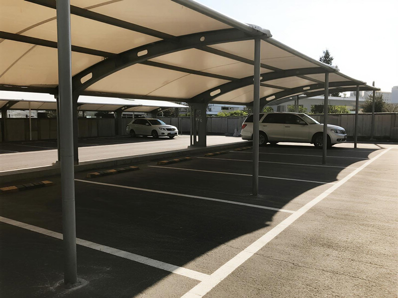 Installation detail of shade cloth secured to support structure