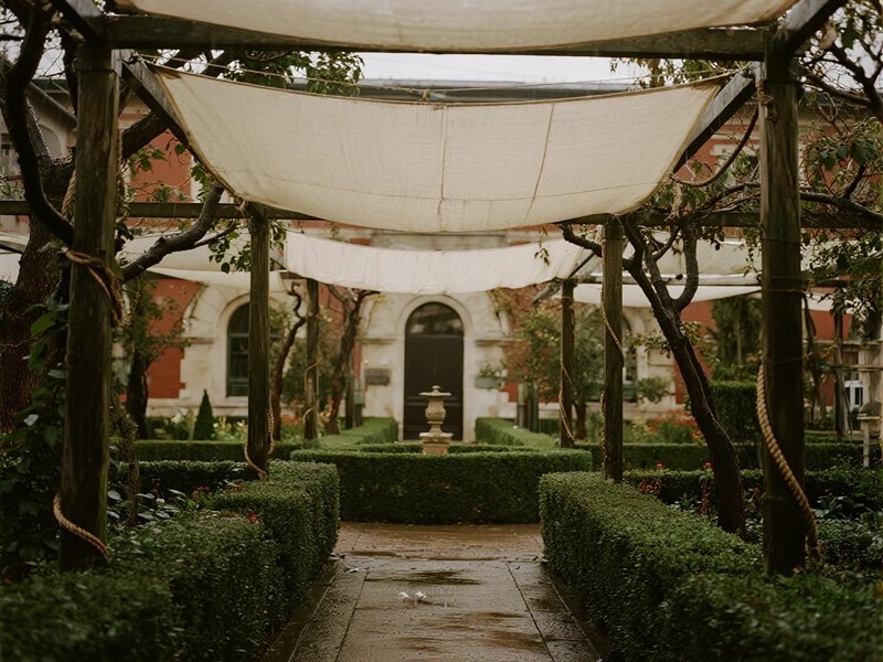 Simple installation of garden path rain cover with support structure