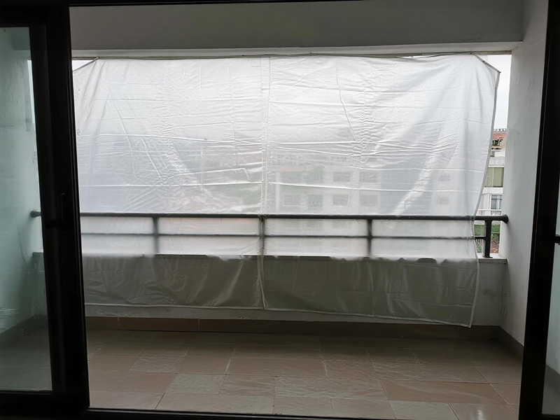 Installation detail of balcony insulation rain cover