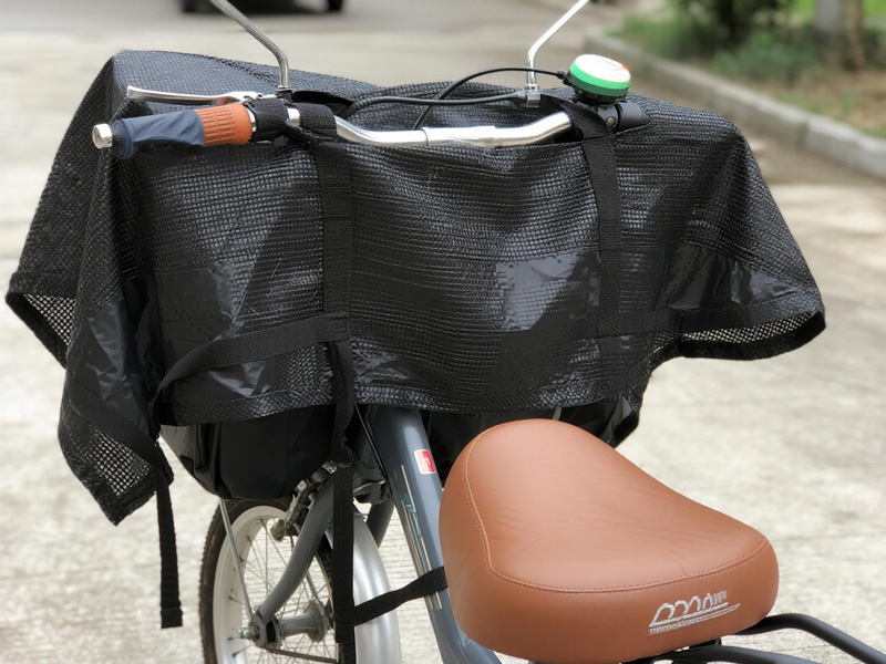 Close-up of elastic hem on bike rain cover