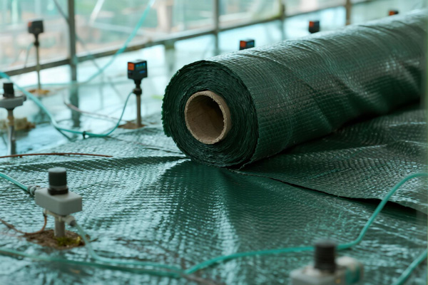 Research greenhouse with controlled environment