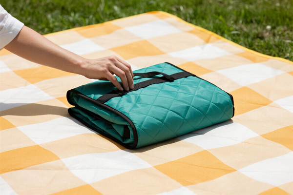 Small picnic blanket (140x180cm) in nature pattern