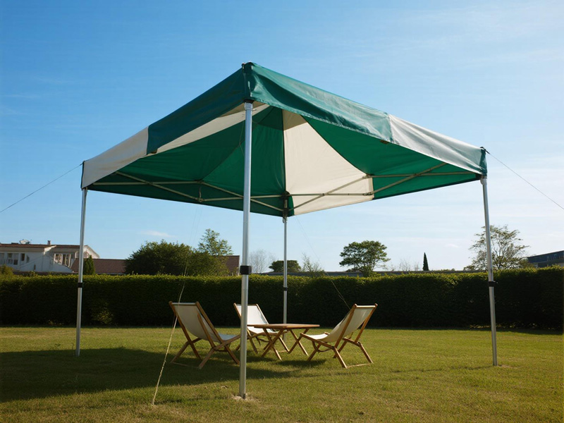 Sun shade tarp in carry bag