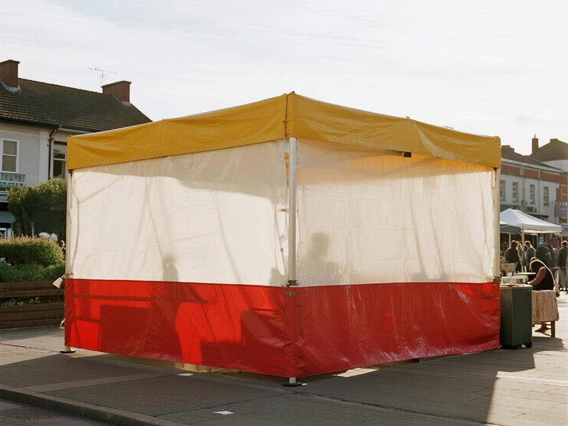 Vendor using tarp to protect products