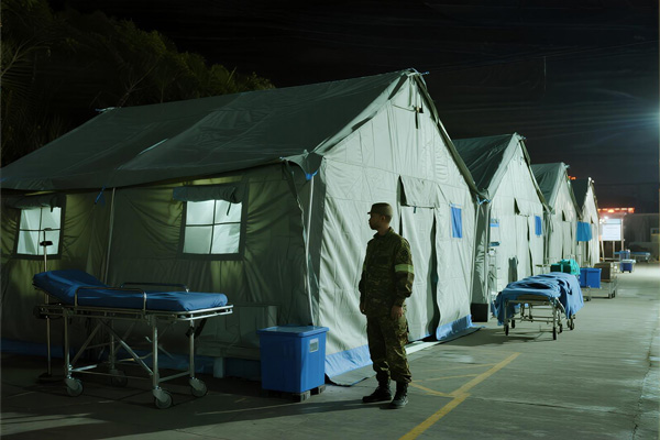 Field hospital facilities using isolation tents