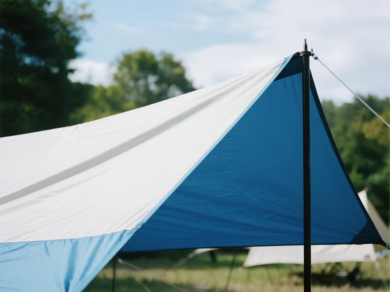 Oxford canopy in rain showing waterproof feature